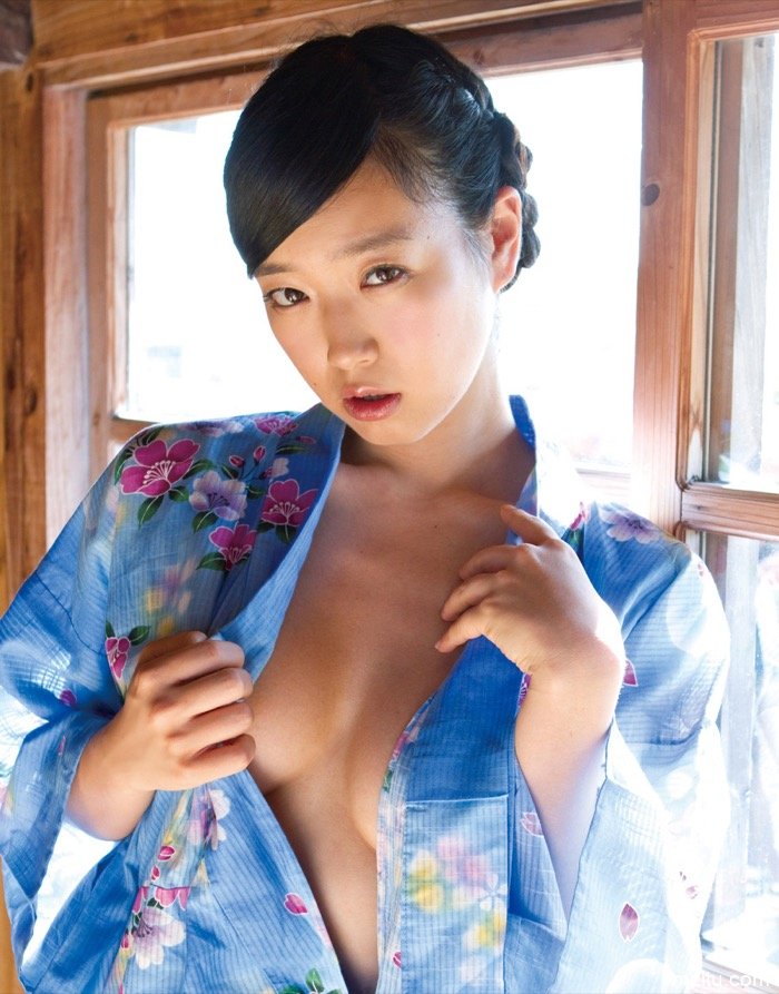 清纯脸蛋极限露出! 日本美女佐佐木心音性感写真豪放至极(17)