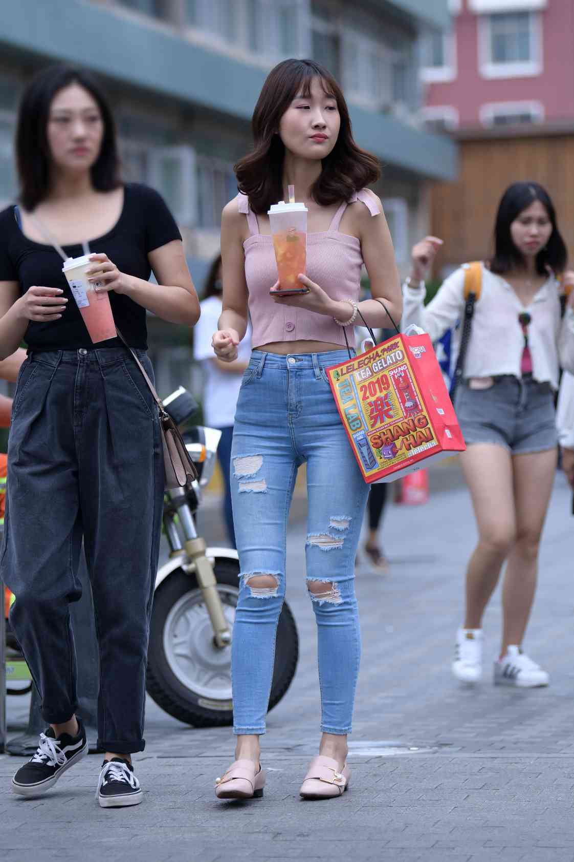 图片[2]-【免费】紧身牛仔裤女生【18P】04014-无忧兔兔
