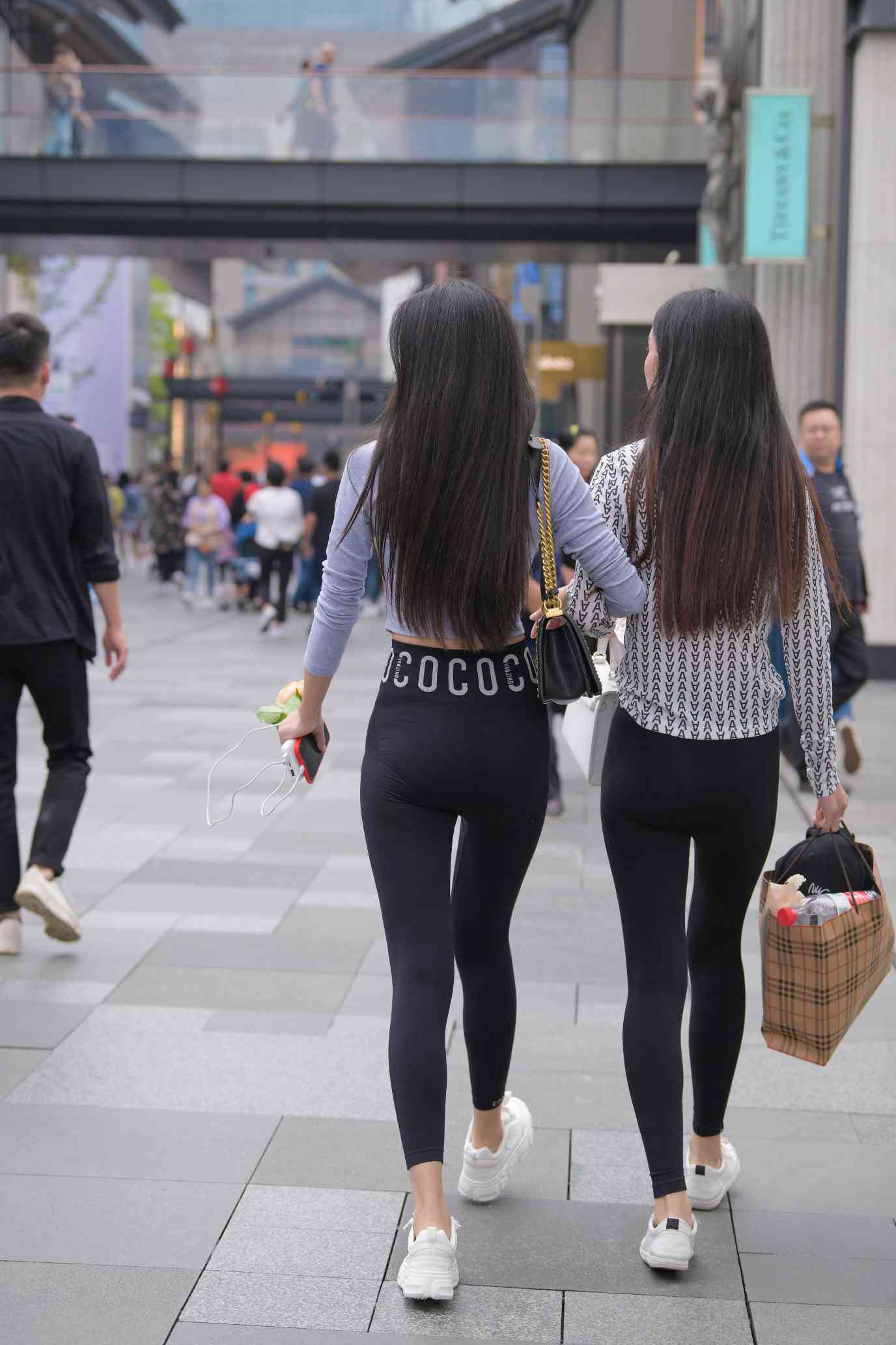 图片[3]-【免费】逛街的两个瑜伽裤姑娘【40P】04030-无忧兔兔
