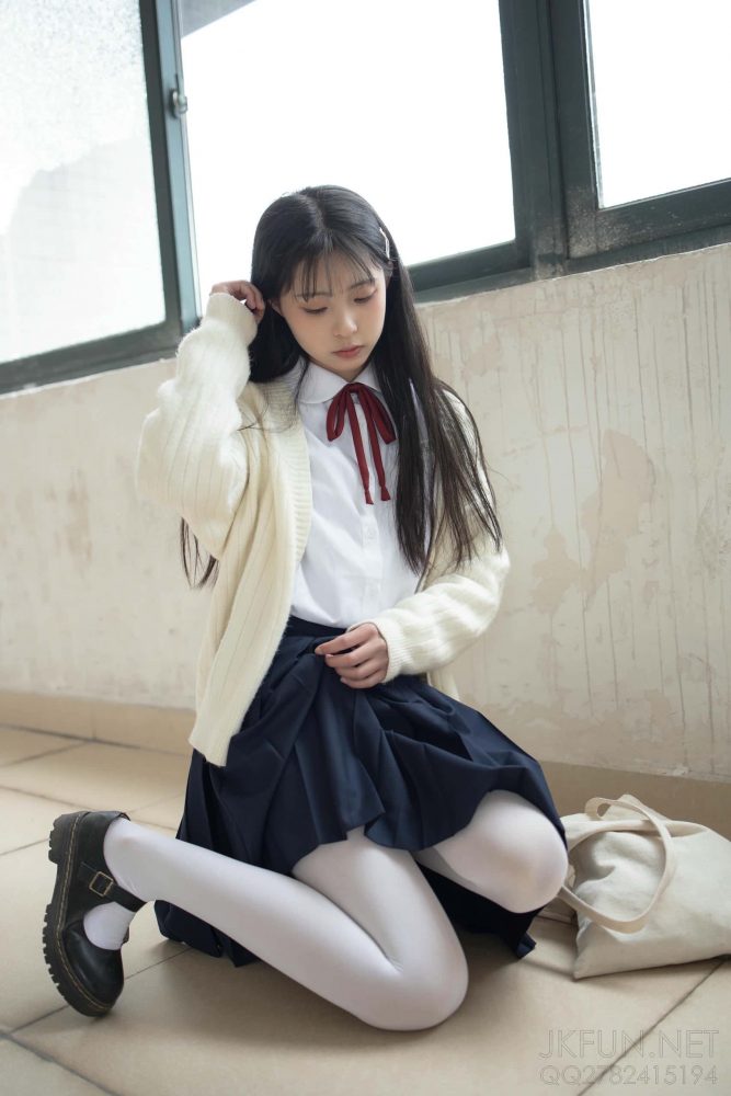 甜美可人的白丝姑娘【127P】J2555-无忧兔兔