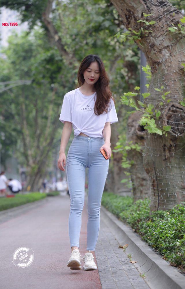个子非常高的紧身牛仔裤女孩J2065 879P1V-25.5GB-无忧兔兔