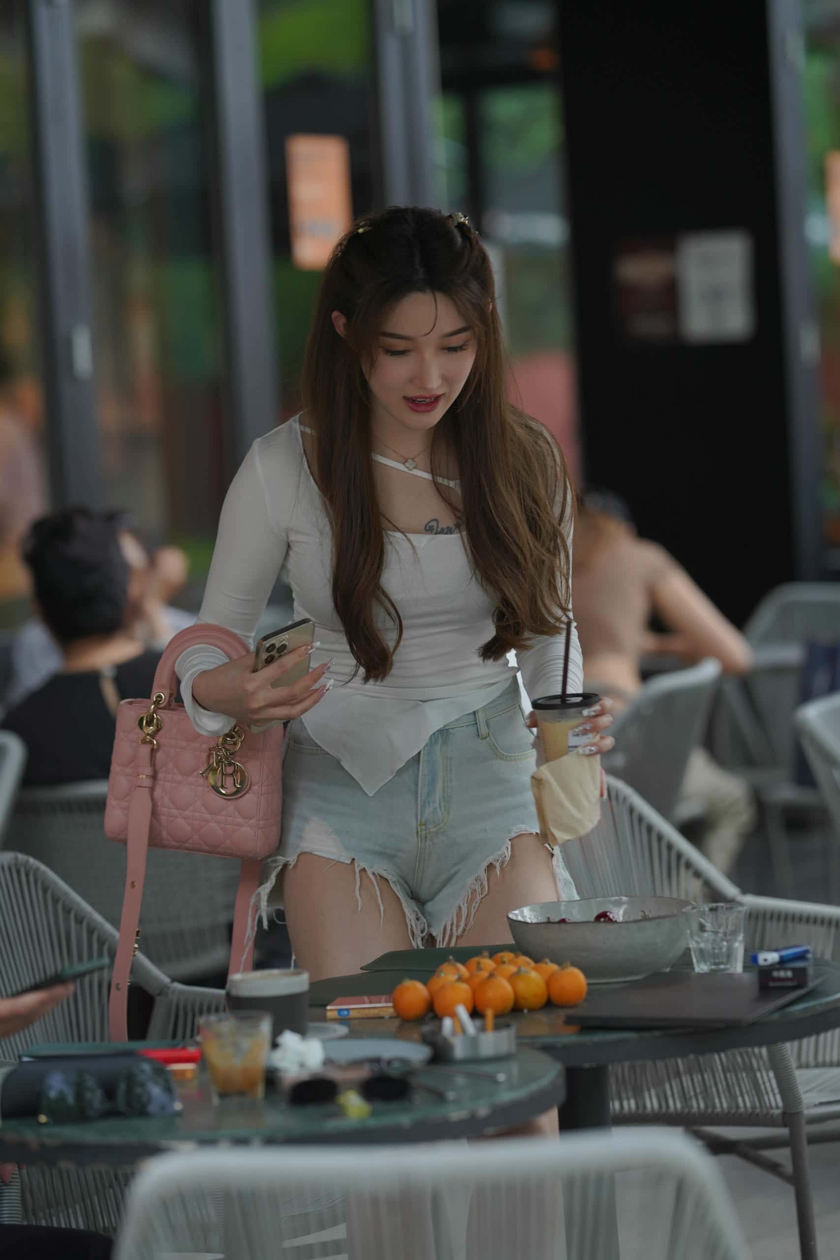 图片[5]-破洞牛仔短裤女孩【217P】J2994-无忧兔兔