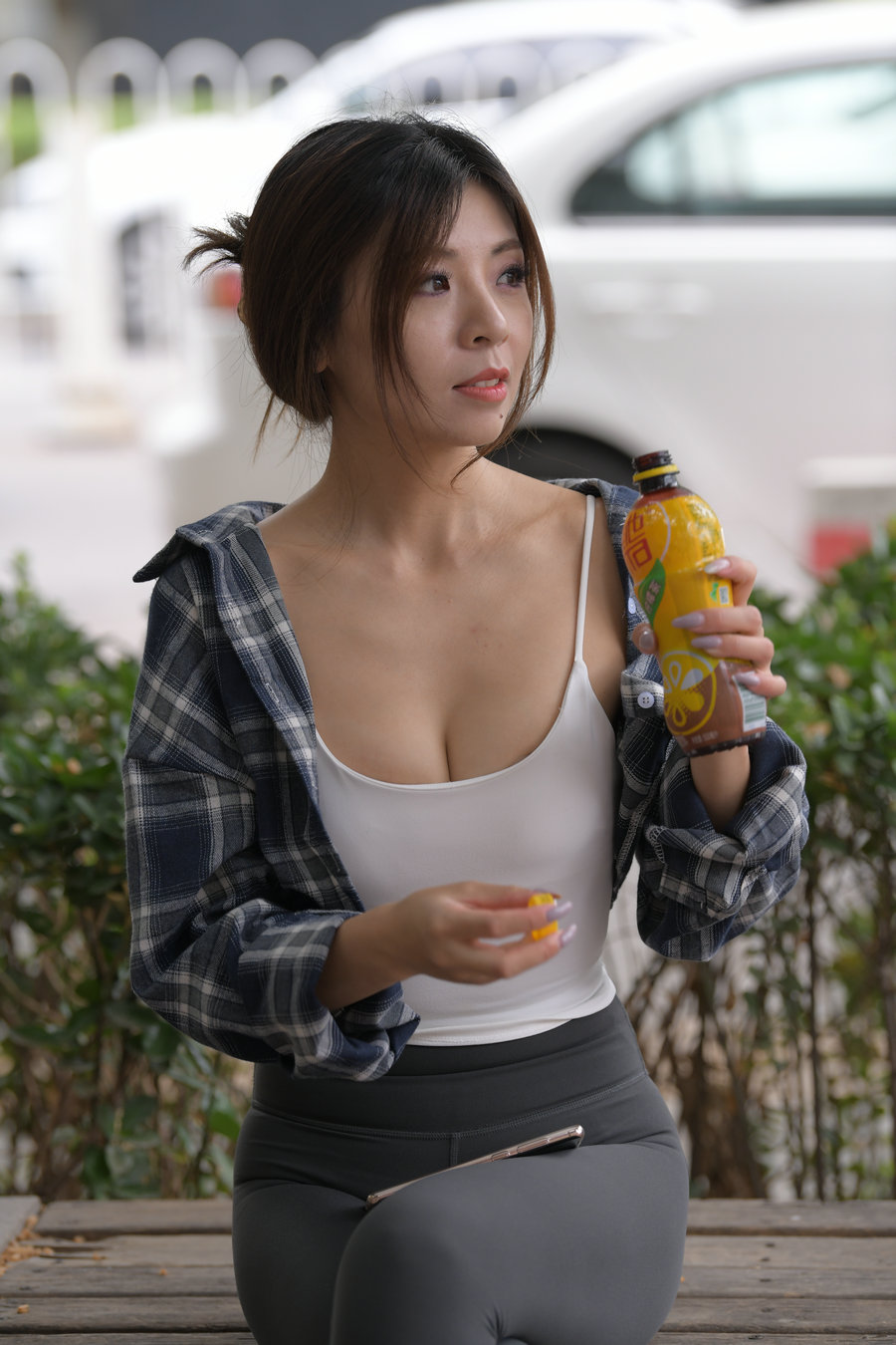 图片[1]-喝饮料的瑜伽裤女孩J2242 383P1V-17.5GB-无忧兔兔
