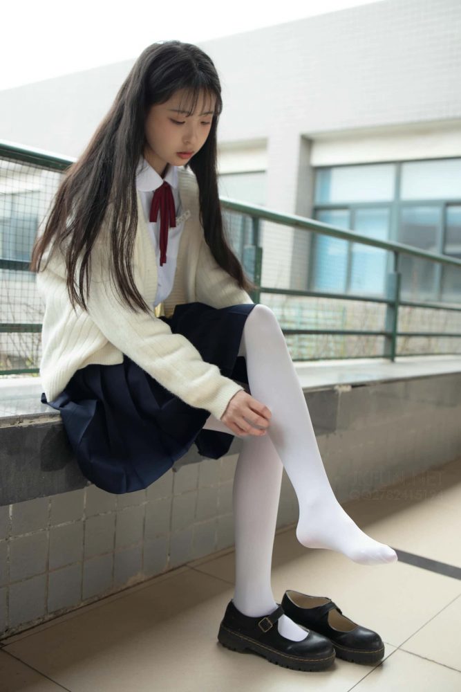 甜美可人的白丝姑娘【127P】J2555-无忧兔兔