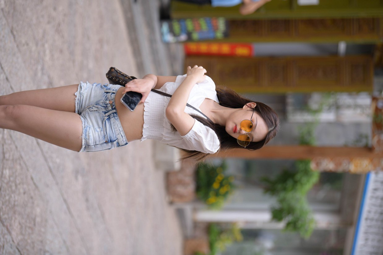 图片[2]-戴太阳镜的牛仔短裤紧身牛仔MM【167P】00021-无忧兔兔