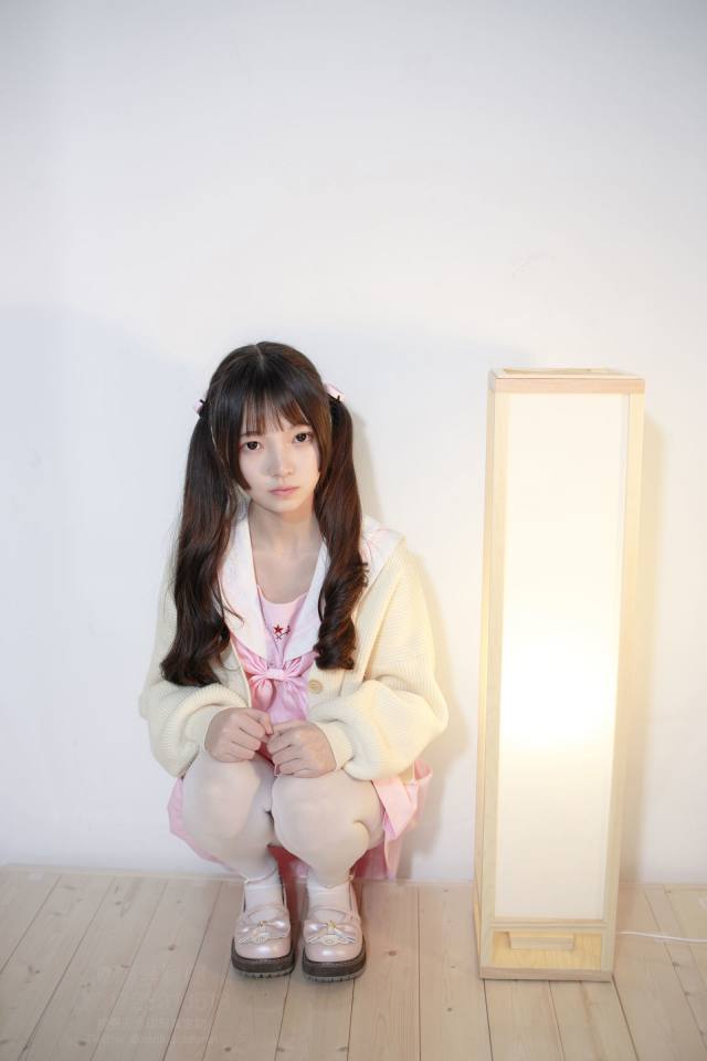 图片[2]-好像有什么心事的白丝双马尾女孩【59P】20022-无忧兔兔