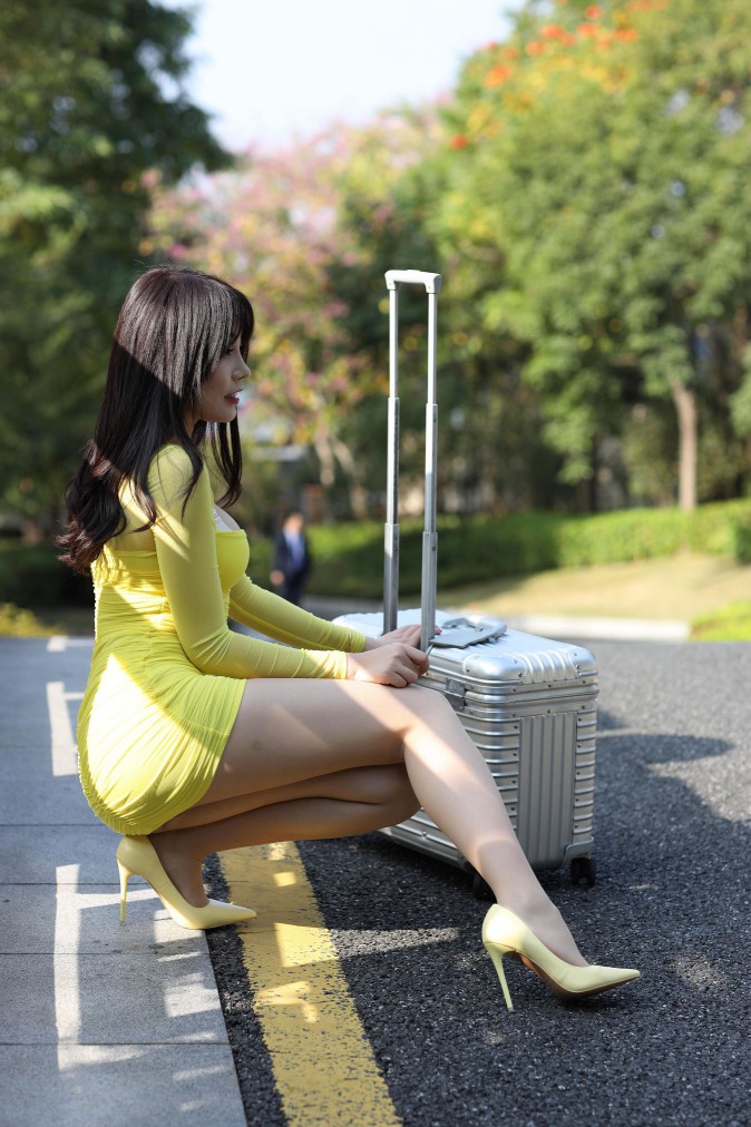 图片[5]-穿紧身裙的美丽姑娘要出去旅行了【419P】00046-无忧兔兔