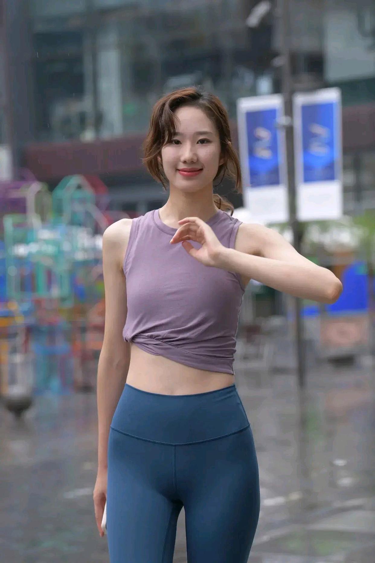 图片[2]-像刘亦菲的蓝色瑜伽裤姑娘J2234 552P1V-20.5GB-无忧兔兔