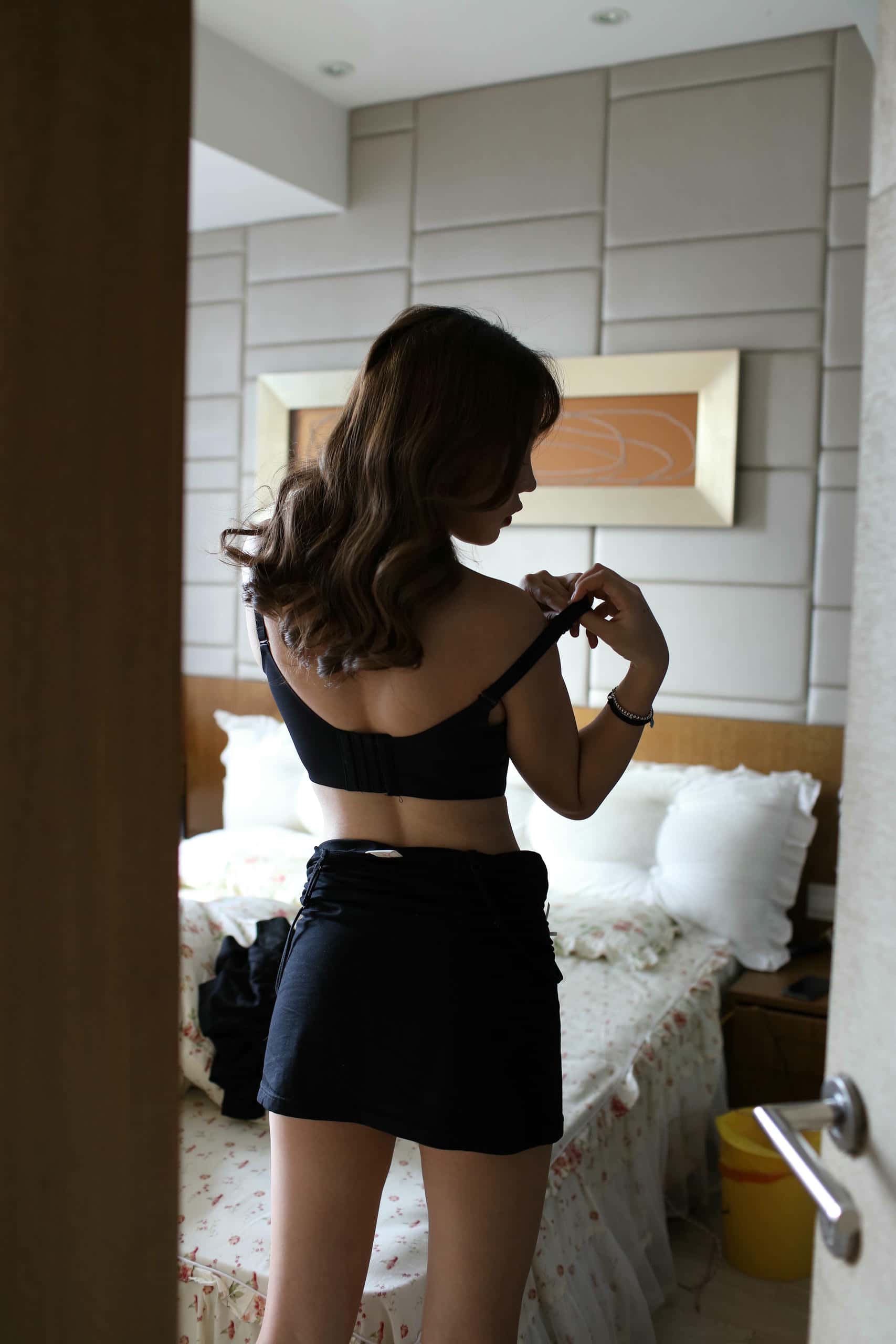 图片[3]-穿黑色紧身裙柔情似水的女孩【329P】000062-无忧兔兔