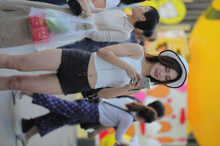 非常时尚阳光的牛仔热裤女孩【808P】00064-无忧兔兔