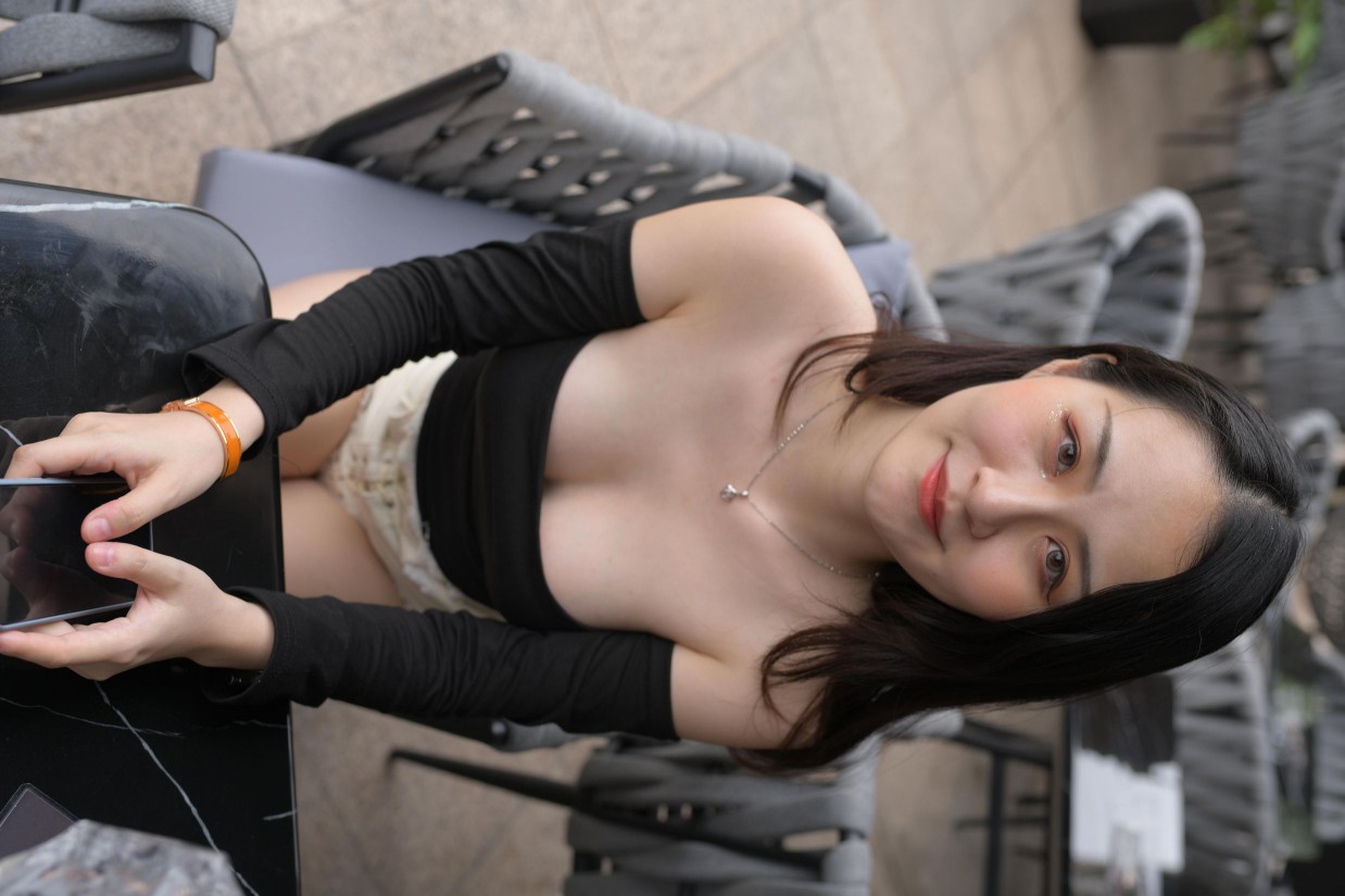 图片[3]-白色短裤的女生笑的很开心【177P】00035-无忧兔兔