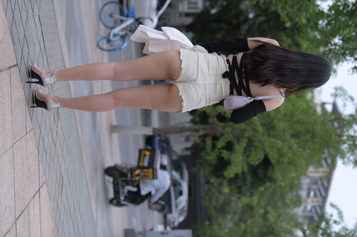 图片[5]-白色短裤的女生笑的很开心【177P】00035-无忧兔兔