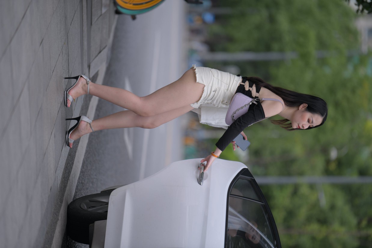图片[6]-长发飘飘的白色热裤美丽女孩【49P】00029-无忧兔兔