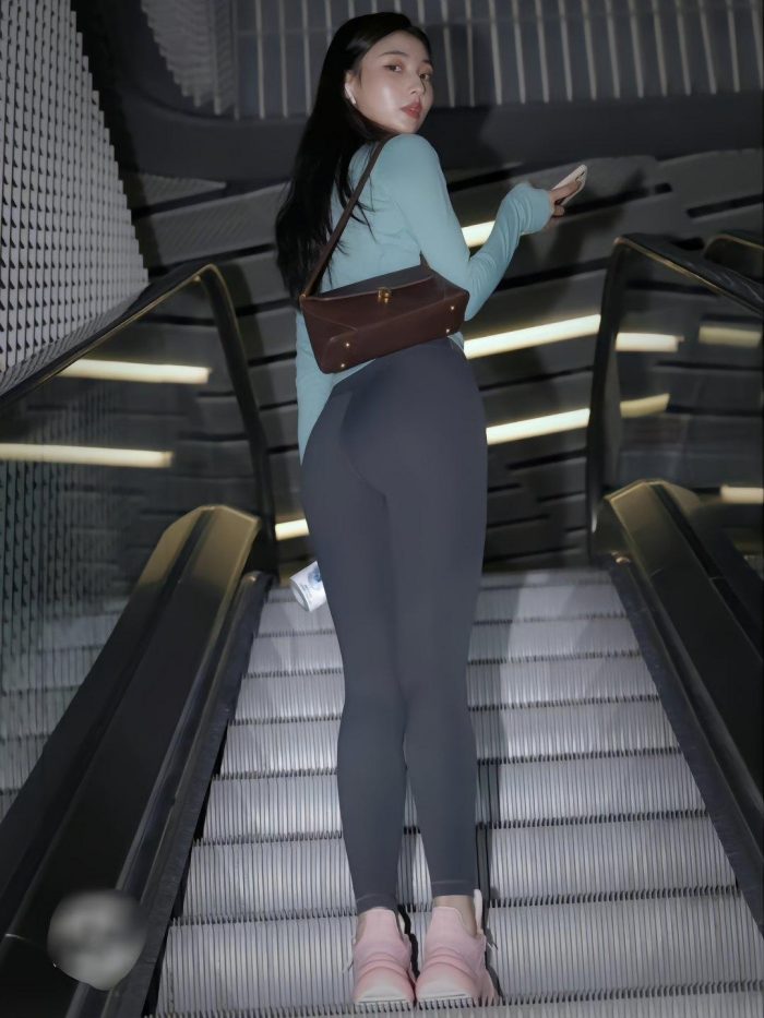 晚上逛商场的瑜伽裤漂亮女孩J2244 225P2V-15.1GB-无忧兔兔