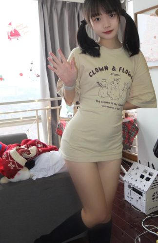 图片[9]-网格丝袜的清纯双马尾小姑娘-无忧兔兔