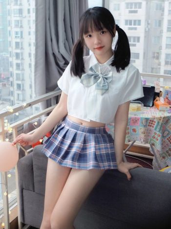图片[7]-网格丝袜的清纯双马尾小姑娘-无忧兔兔