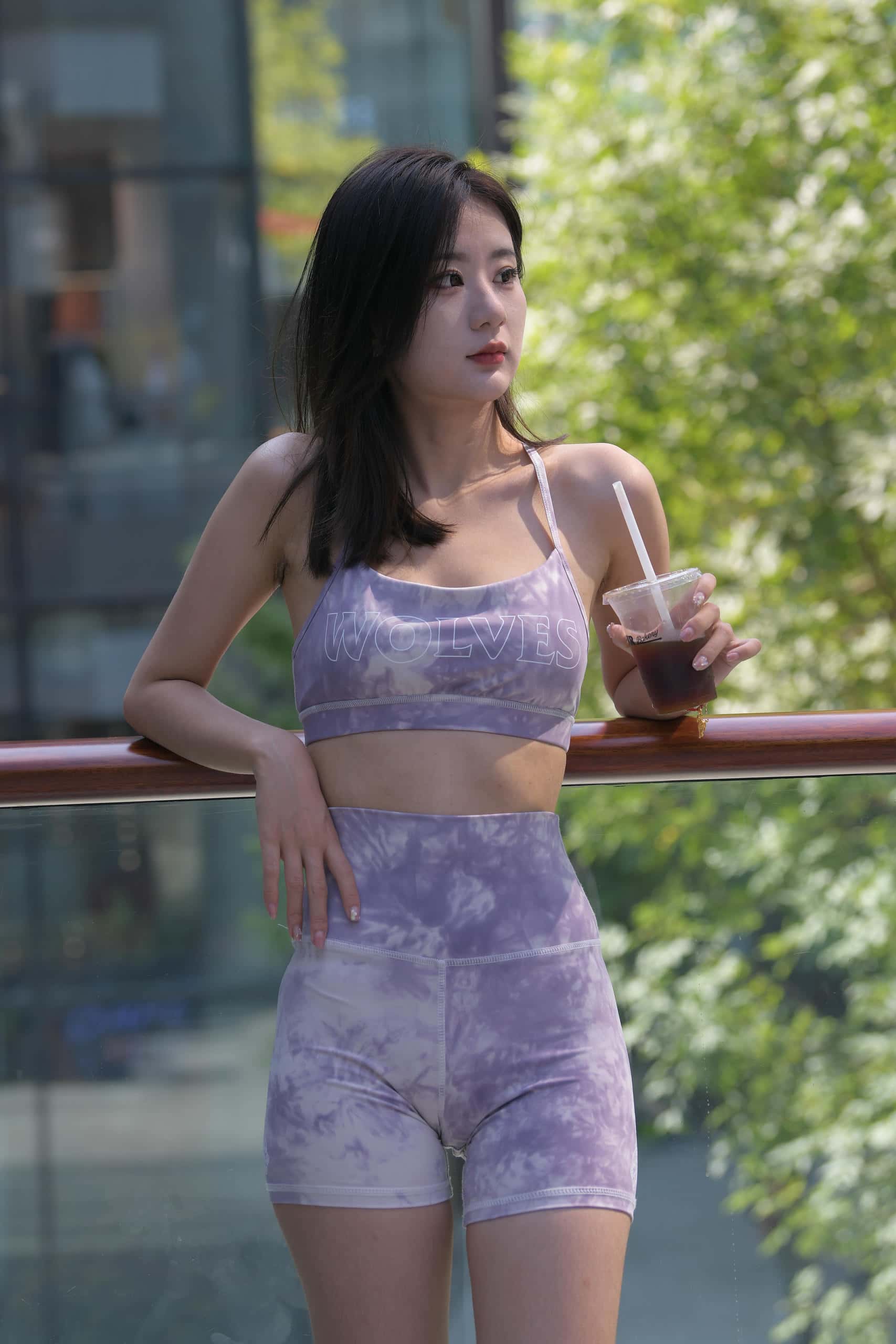 图片[3]-紫粉扎染紧身短裤美眉 【648P】J8295-无忧兔兔